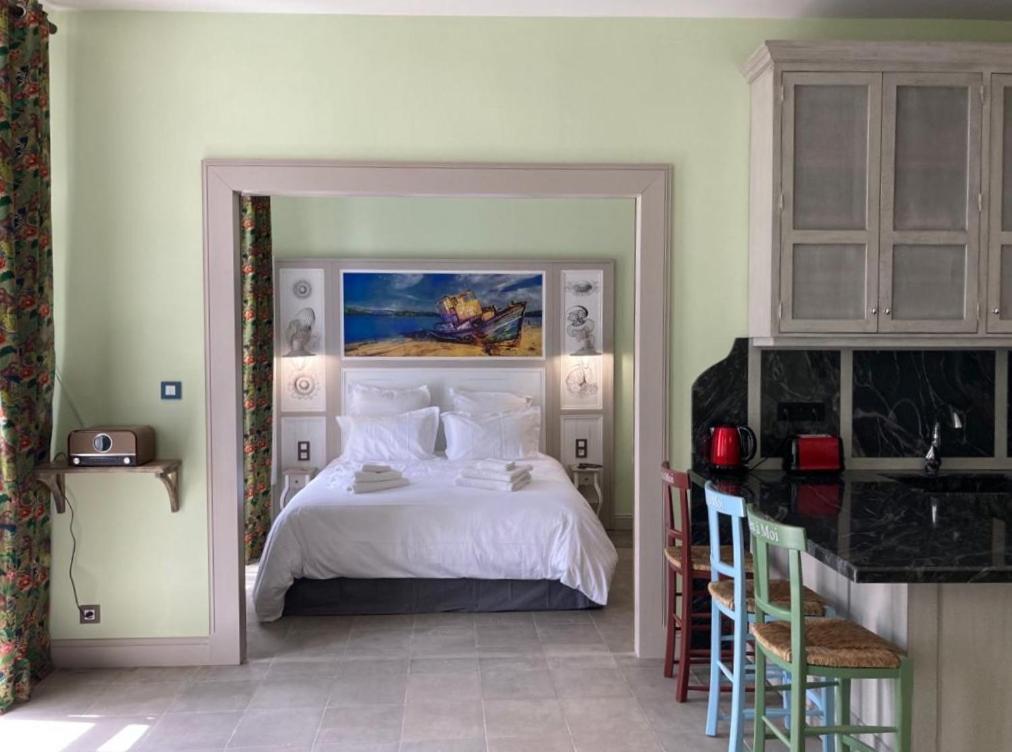 Mes A Moi In Pezenas - Appartements De Charme - Baignoire Balneo Exterior foto