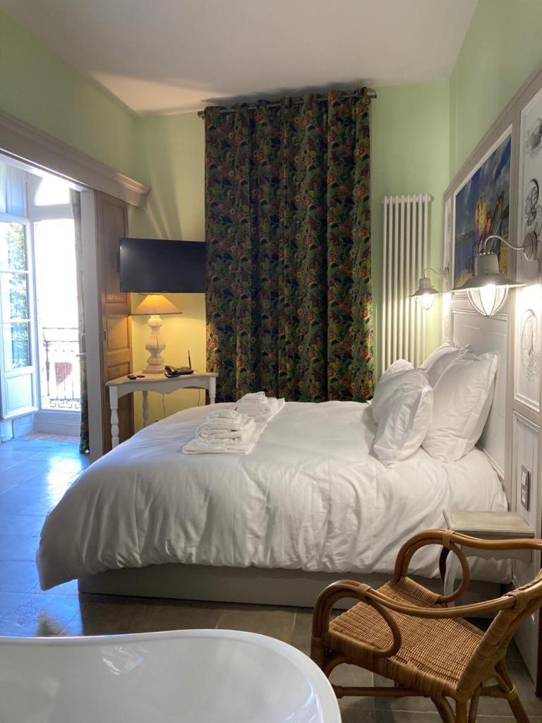 Mes A Moi In Pezenas - Appartements De Charme - Baignoire Balneo Exterior foto
