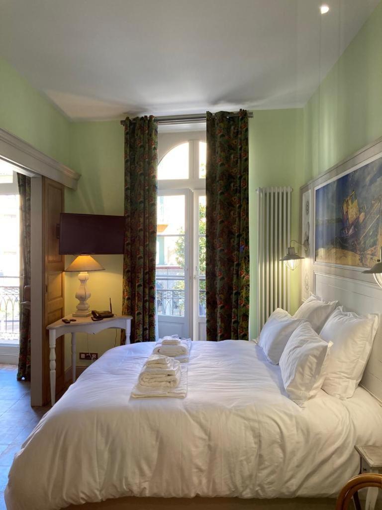 Mes A Moi In Pezenas - Appartements De Charme - Baignoire Balneo Exterior foto